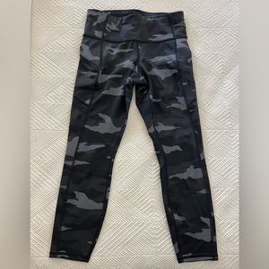 Athleta camo leggings, size small